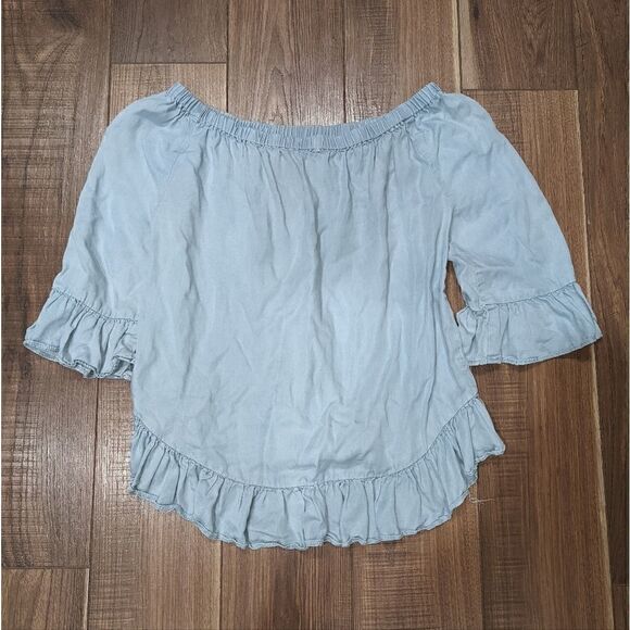 JANE AND DELANCEY Women's Flowy Blue Chambray Off the Shoulder Top - Picture 2 of 3